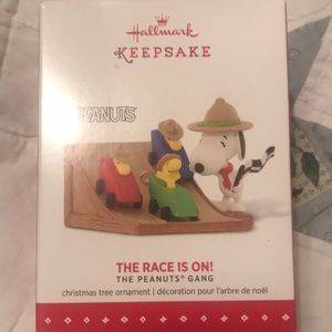 Hallmark Keepsake Peanuts! The Race is on!